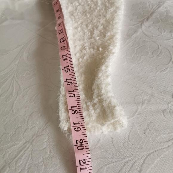 All In Favor Off White Popcorn Sweater Size Small - Picture 8 of 8